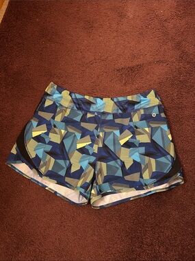 RB3 Geometric Print Athletic Shorts in Blue and Yellow